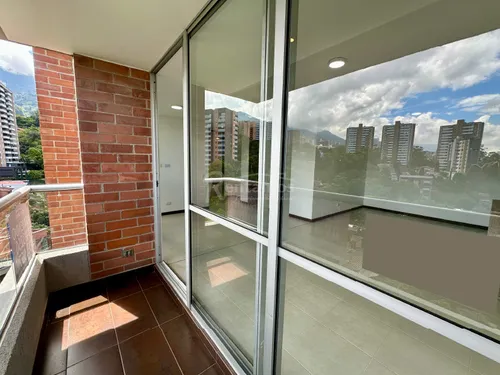 Apartamento En Arriendo En El Esmeraldal. Cod A776066