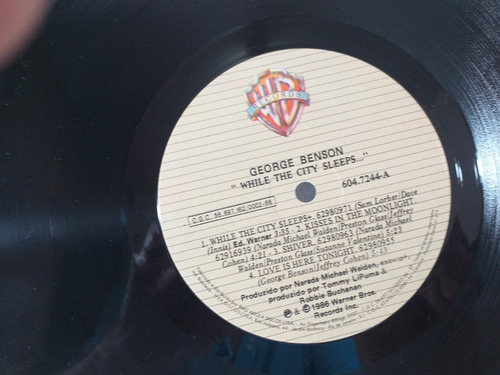 George Benson Twice The Love E While The City Sleeps 2 Lps