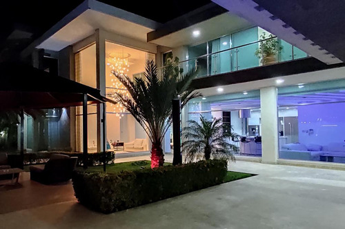 Casa En Las Villas Lechería