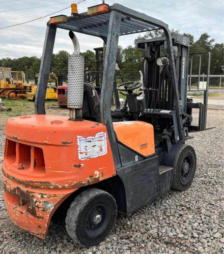 Imagen 8 de 15 de Autoelevador Toyota 1500kg Nafta Envios A Todo El Pais