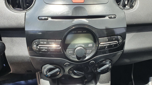 Mazda Mazda 2 Sport Mecánico 2015