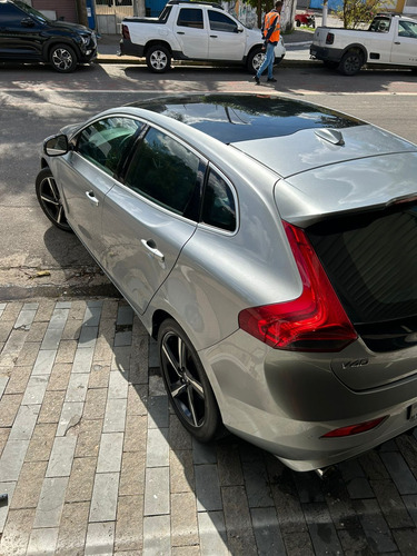 Volvo V40 2.0 T5 R-design Aut. 5p