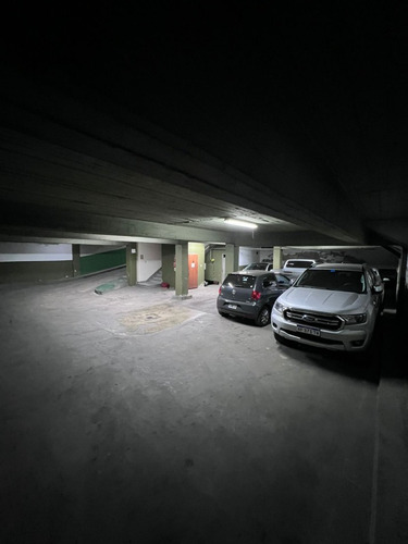 Lujoso Semipiso 4 Ambientes, Ubicado En H. Yrigoyen 9761 Lomas De Zamora