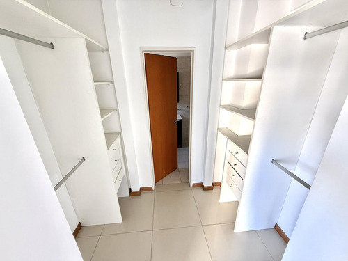 Departamento En Alquiler 3 Ambientes Con Cochera En Banfield Este