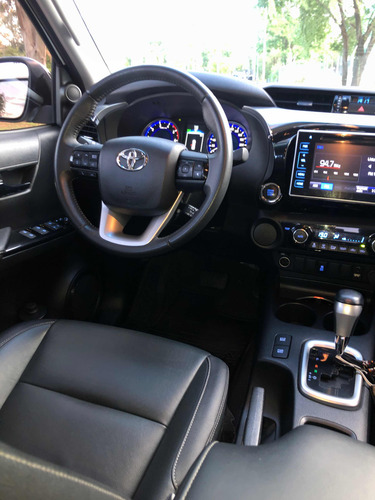 Imagen 7 de 16 de Toyota Hilux 2018 2.8 Cd Srx 177cv 4x2 At