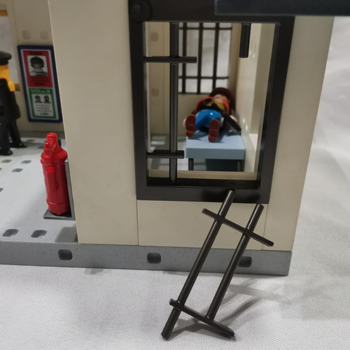 Playmobil Estacion De Policia Carcel Prision Ladrones