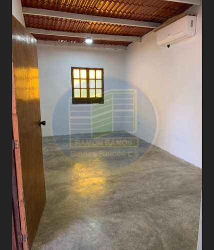 En Venta Cómoda Casa En Tucacas - Falcón.