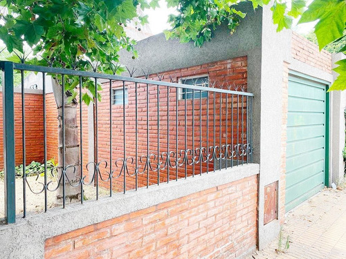 Imagen 2 de 17 de Casa En Venta En Berazategui