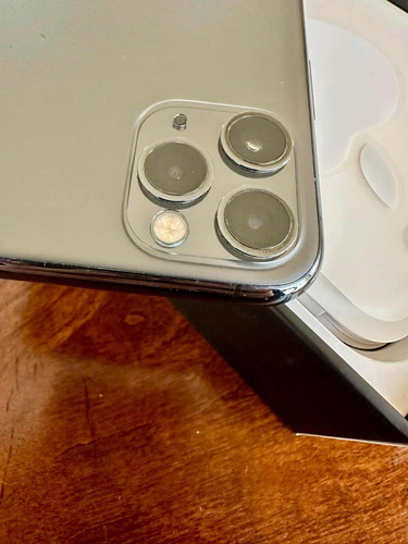 iPhone 11 Pro Max Negro De 64gb Excelentes Condiciones (Usado)