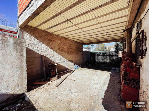 Casa En Alquiler - 1 Dormitorio 1 Baño - 195mts2 - Villa Elisa, La Plata