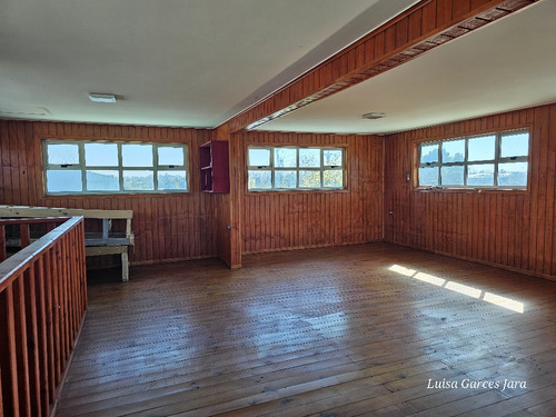 Bodega Con Oficinas Y Patio Pavimentado En Cabrero