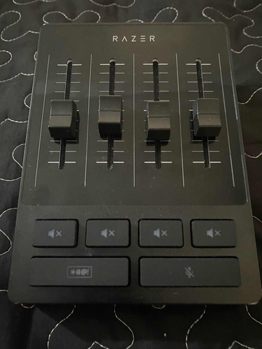 Razer Audio Mixer (Usado)