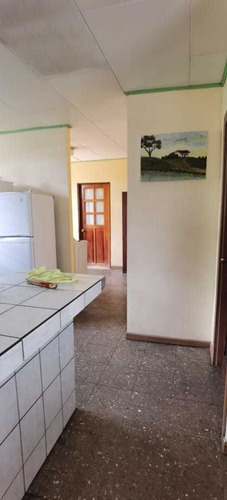 Imagen 5 de 13 de Se Vende Casa En Guapiles Centro