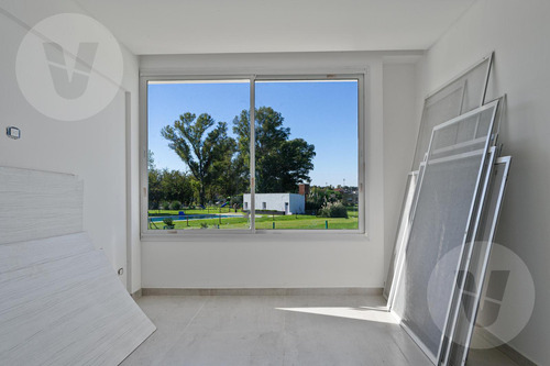 Casa En Venta Con Renta - Barrio Santa Juana, Canning