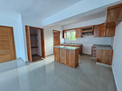 Apartamento En Tropical Del Este, Santo Domingo Este