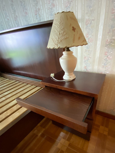 Cama 2plazas-c/2mesas De Luz-cabezal-veladores-usado-noenvio Marrón