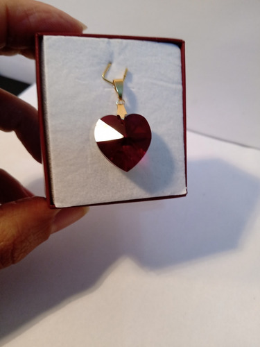 Imagem 2 de 5 de Pingente Coração Cristal Swarovski 1,8cm Garnet Ab Folh Ouro