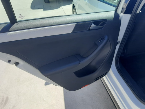Imagen 4 de 15 de Volkswagen Jetta 2016