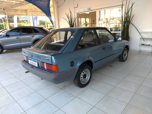 Imagem 1 de 9 de Ford Escort 1.6 L 8v Gasolina 2p Manual