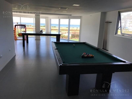 Look Brava, La Mejor Planta De 1 Dormitorio De Todo Punta Del Este! Precio De Venta Sin Muebles.