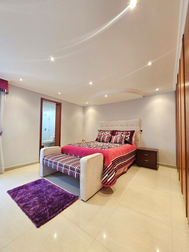 Casa En Venta Con Acabados De Lujo- Urb. Los Castores San Antonio De Los Altos