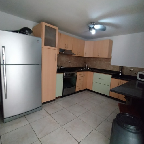 Imagen 4 de 10 de Townhouse En Venta Nueva Casarapa Guarenas
