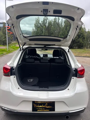 Mazda 2 Carbón edition