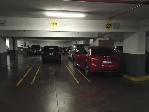 Imagen 5 de 5 de Cochera Cubierta En El Centro, Posibilidad De Pack