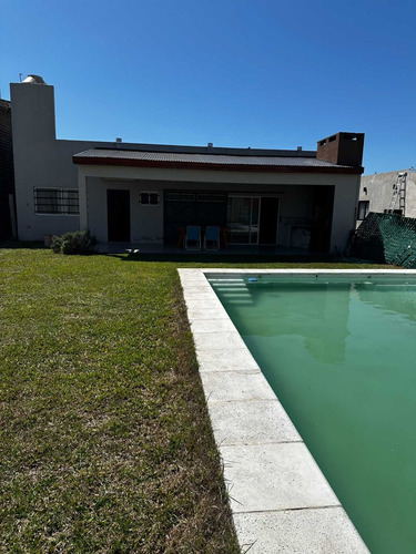 Casa 4 Ambientes En Venta