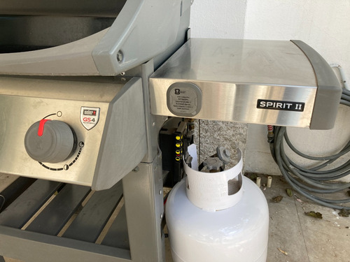 Asador Spirit Ii E-310 Weber Con 3 Quemadores Negro (Usado)