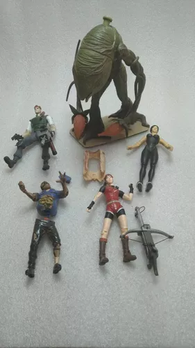 Resident Evil Ada Wong Ivy Claire Redfield & Zombie E Chris