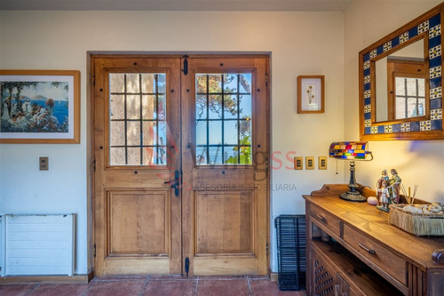 Casa En Venta De 5 Dorm. En Zapallar