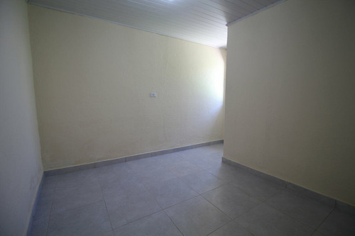 Imagem 13 de 15 de A Vila Possui 8 Casas, Renda De 4.650,00! - 2020-aj45