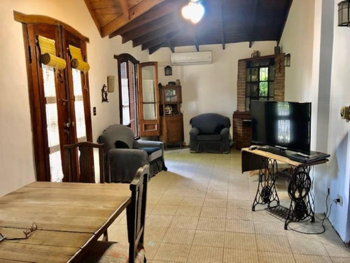 Imagen 2 de 17 de Casa Chalet En Venta Castelar Norte - Toma Menor Valor