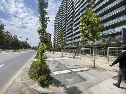 Local Comercial En Arriendo En Las Condes Desde 45 M2