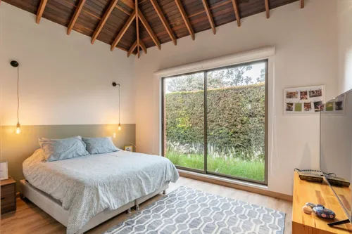 Casa En Venta En Canelon. Cod V15829