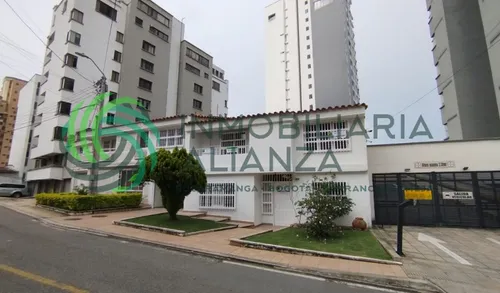 Casa En Arriendo En Altos De Cabecera. Cod A16991