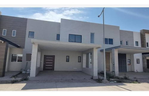 Casa En Venta En Altozano Gómez Palacio, Durango