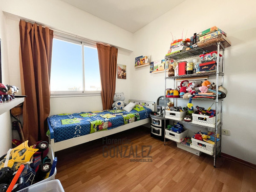 Departamento 4 Amb Con Cochera. 2 Baños. Piso Unico