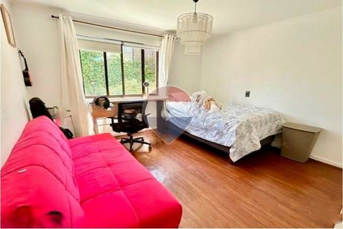Estupenda Casa, Generosa En Espacio
