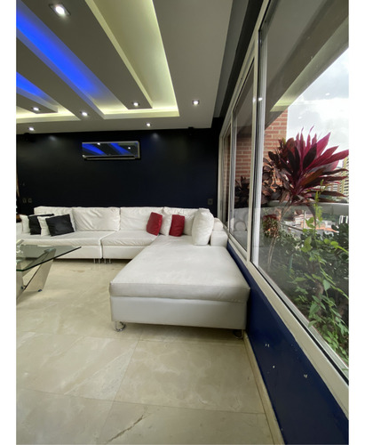 Apartamento En Venta De 109 M2 - Urb. Santa Ines