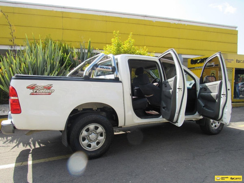 Imagen 8 de 25 de Toyota Hilux 2.5 4x4