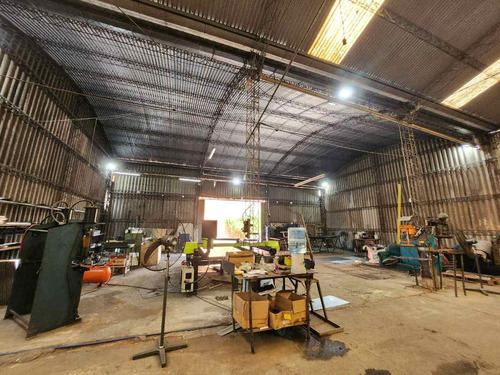 Venta Local + Depósito + Terreno Quilmes 2390m2