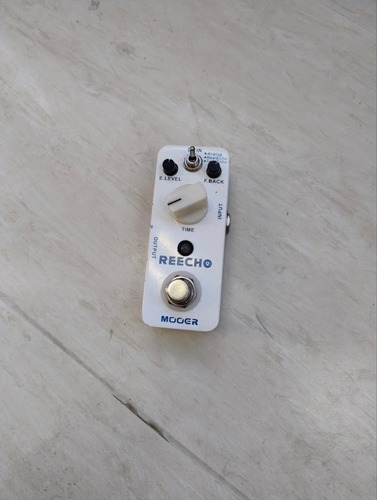 Pedal De Efecto Mooer Reecho Delay Blanco (Usado)
