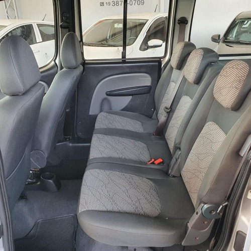 Imagem 10 de 15 de Doblo Essence 1.8 Flex 16v 5p