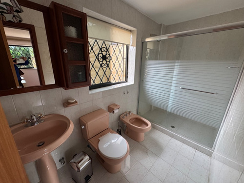 Casa En Venta Altos De Guataparo Hermosa Vista Al Campo De Golf Pozo Y Planta 100%