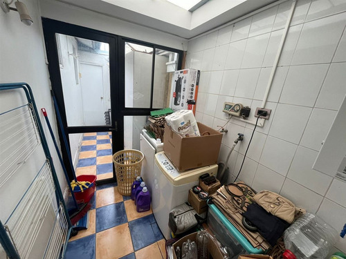 Casa En Venta De 3 Dorm. En Las Condes