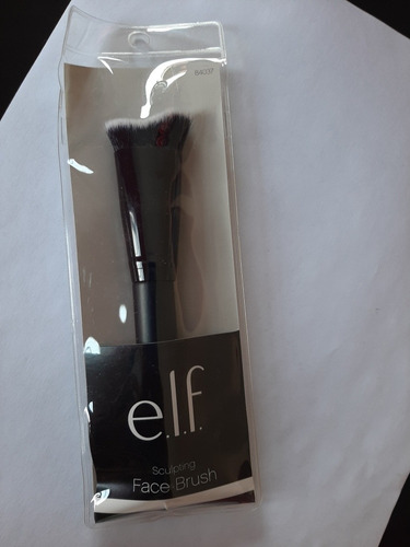 Elf Sculpting Brush Brocha De Contorno Crema & Polvo Color Negro