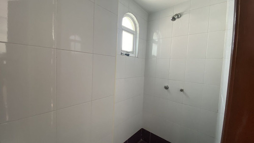 Casa En Venta En Echegaray, Remodelada.