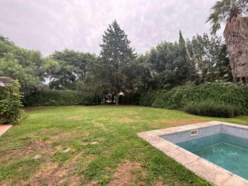 Villa Allende Golf. Casa En Venta De 3 Dormitorios Cochera, Pileta Y Gran Parque